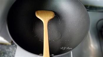 简易蛋炒饭的做法步骤1