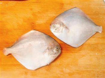 红烧平鱼的做法步骤1