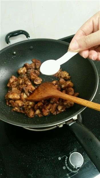 茶树菇炖鸡块的做法步骤8