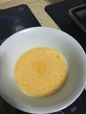 黄瓜鸡蛋汤的做法步骤2