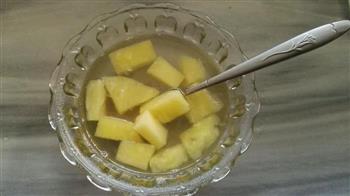 糖水菠萝的做法图解2