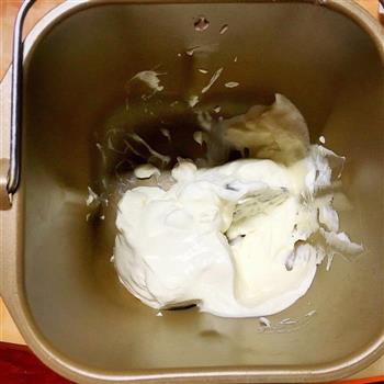 简单的淡奶油小餐包的做法步骤1