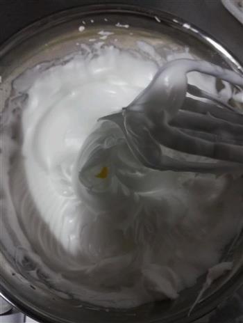 酸奶蔓越莓戚风杯子蛋糕的做法步骤10