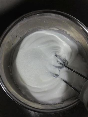 酸奶蔓越莓戚风杯子蛋糕的做法步骤9