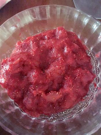 纯手工草莓冰激凌的做法步骤2
