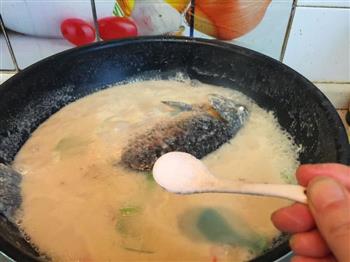 豆浆鲫鱼汤的做法步骤11