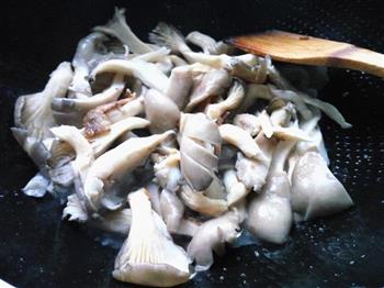 咖喱蘑菇饭的做法图解3