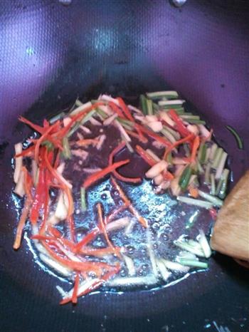 下饭菜-红烧鲫鱼怎么做，下饭菜-红烧鲫鱼怎么做好吃，下饭菜-红烧鲫鱼做法