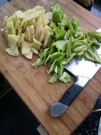 香辣尖椒土豆片的做法步骤1