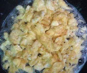 黄瓜火腿肠蛋炒饭的做法步骤2