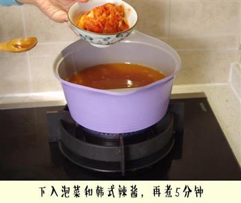 煮一锅韩式肥牛火锅 和太阳的后裔国民老公心连心的做法步骤3