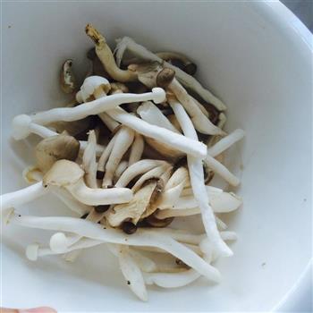 玉米杂蘑黑鱼汤的做法步骤4