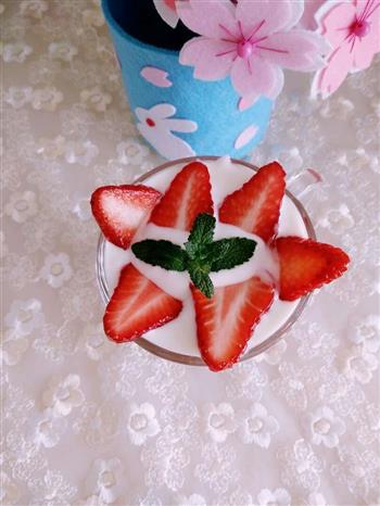 草莓酸奶昔的做法图解8