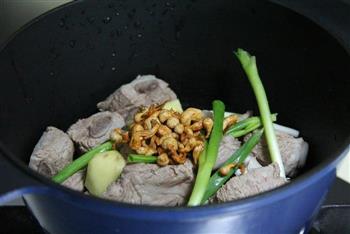 豆浆虫草菌茹排骨汤的做法步骤5