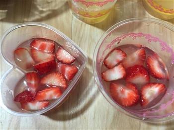 草莓果冻芝士杯的做法图解10