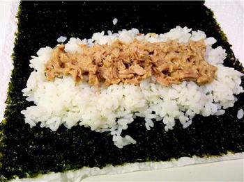泰小妍-金枪鱼寿司卷的做法步骤4