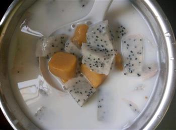 手工芋圆西米椰子汤的做法图解2