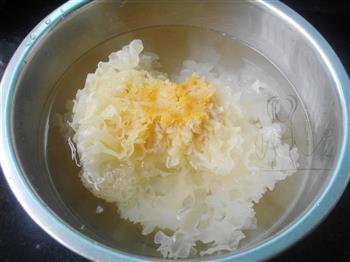 鸡蛋银耳玉米羹的做法步骤2