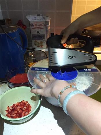 芒果草莓冰激凌的做法步骤4
