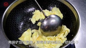苦瓜虾仁炒蛋的做法步骤4