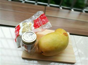 芒果果酱  by花婆婆的菜的做法步骤1