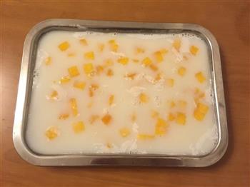 芒果牛奶甜点，夏季冰凉首选的做法步骤5