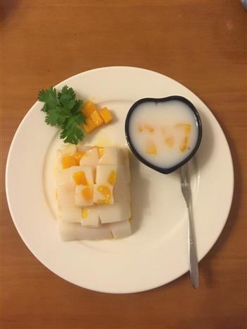 芒果牛奶甜点，夏季冰凉首选的做法步骤7