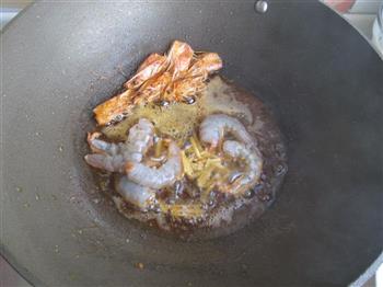 黑胡椒鲜虾炒面的做法步骤11