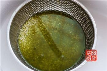 春笋咸肉豌豆乌米饭的做法图解6
