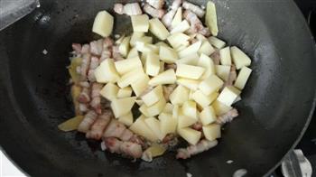 五花肉炖土豆的做法步骤5