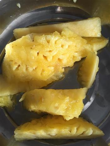 泰式菠萝炒饭-经典口味好吃方便的做法步骤3