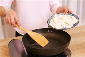 迷迭香-荠菜炒年糕的做法步骤5