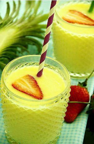 夏日最佳饮品菠萝草莓奶昔的做法步骤15