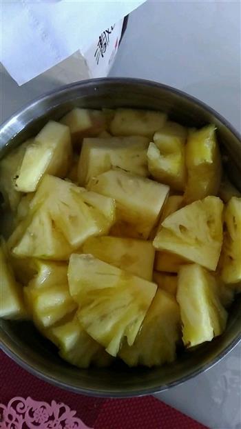 菠萝玉米咕老肉的做法步骤1