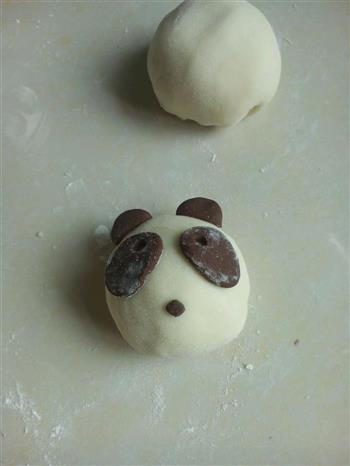 花样面食-萌萌的熊猫豆沙包的做法图解12