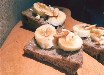 香蕉枫糖面包的做法图解2