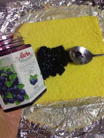 蓝莓果酱虎皮蛋糕卷的做法步骤22