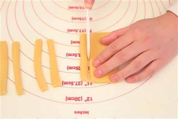 宝宝辅食微课堂 自制宝宝磨牙棒的做法步骤11