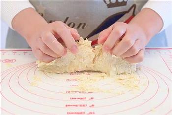 宝宝辅食微课堂 自制宝宝磨牙棒的做法步骤7