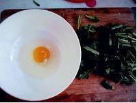 鲜蛋花菠菜汤的做法图解1