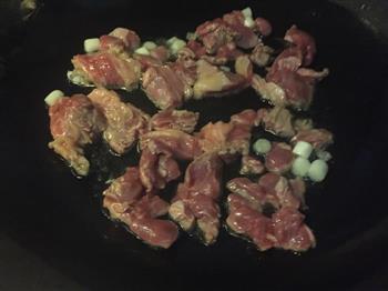 彩椒牛肉粒的做法图解3