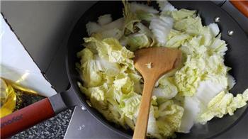 家常木耳炒白菜的做法步骤5