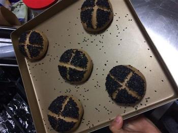 巧克力十字花豆沙黑芝麻面包的做法图解4