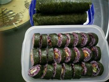 紫薯寿司的做法步骤10