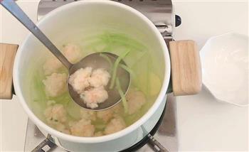 宝辅食微课堂  黄瓜虾丸汤的做法步骤13