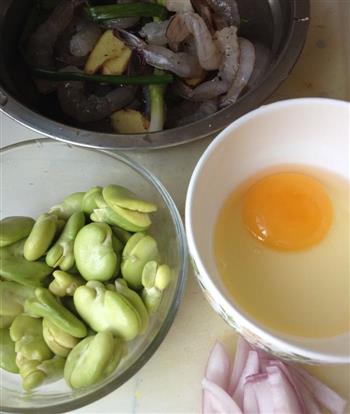 鲜虾蚕豆炒蛋的做法步骤3