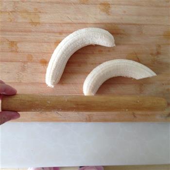 香蕉鸡蛋饼的做法步骤1