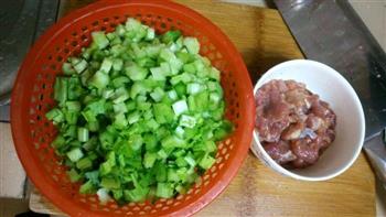 春菜瘦肉汤的做法步骤3