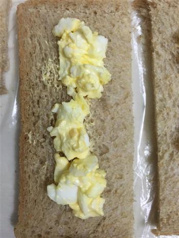 爱心早餐-金枪鱼鸡蛋三明治的做法步骤2