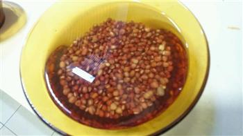 红豆芋圆椰奶仙草冻的做法步骤1